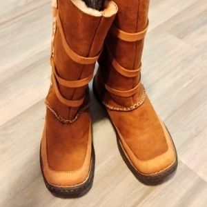 Cabela's Women's Shearling Style Boots, Size 9